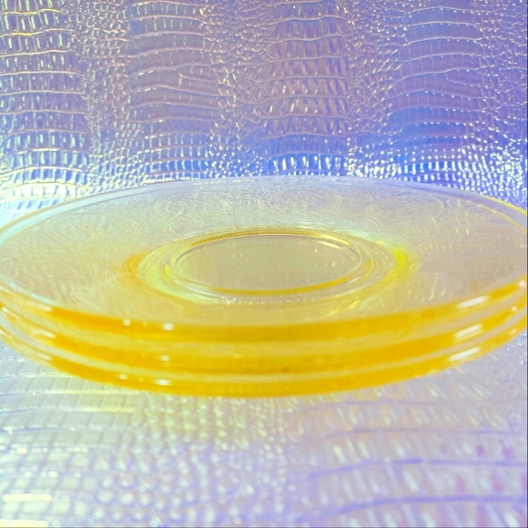 Indiana Glass Horseshoe Yellow Sandwich Glass Saucer Plates Set of 3 - Picture 2 of 2